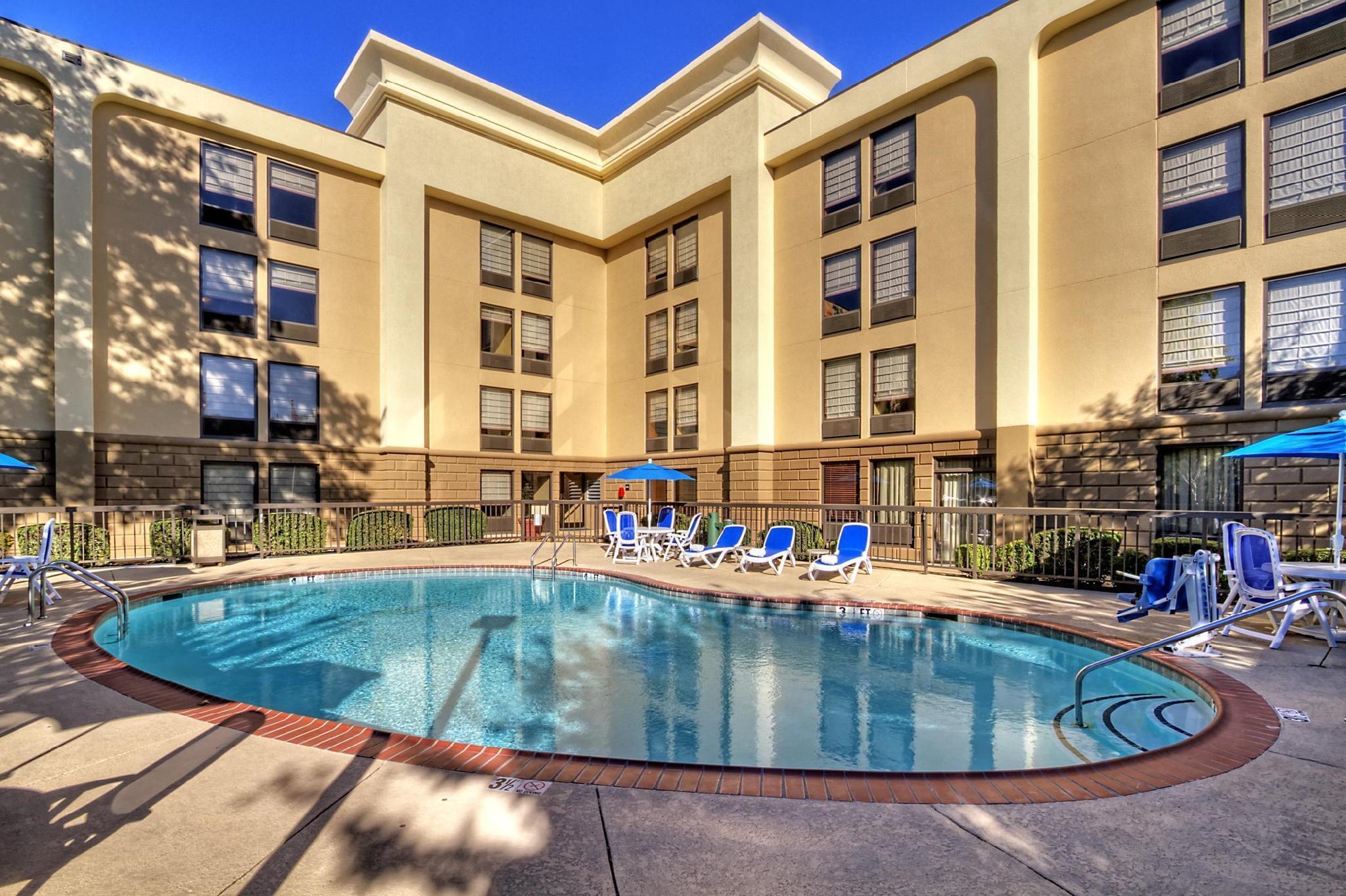 Hampton Inn Memphis Poplar Екстериор снимка