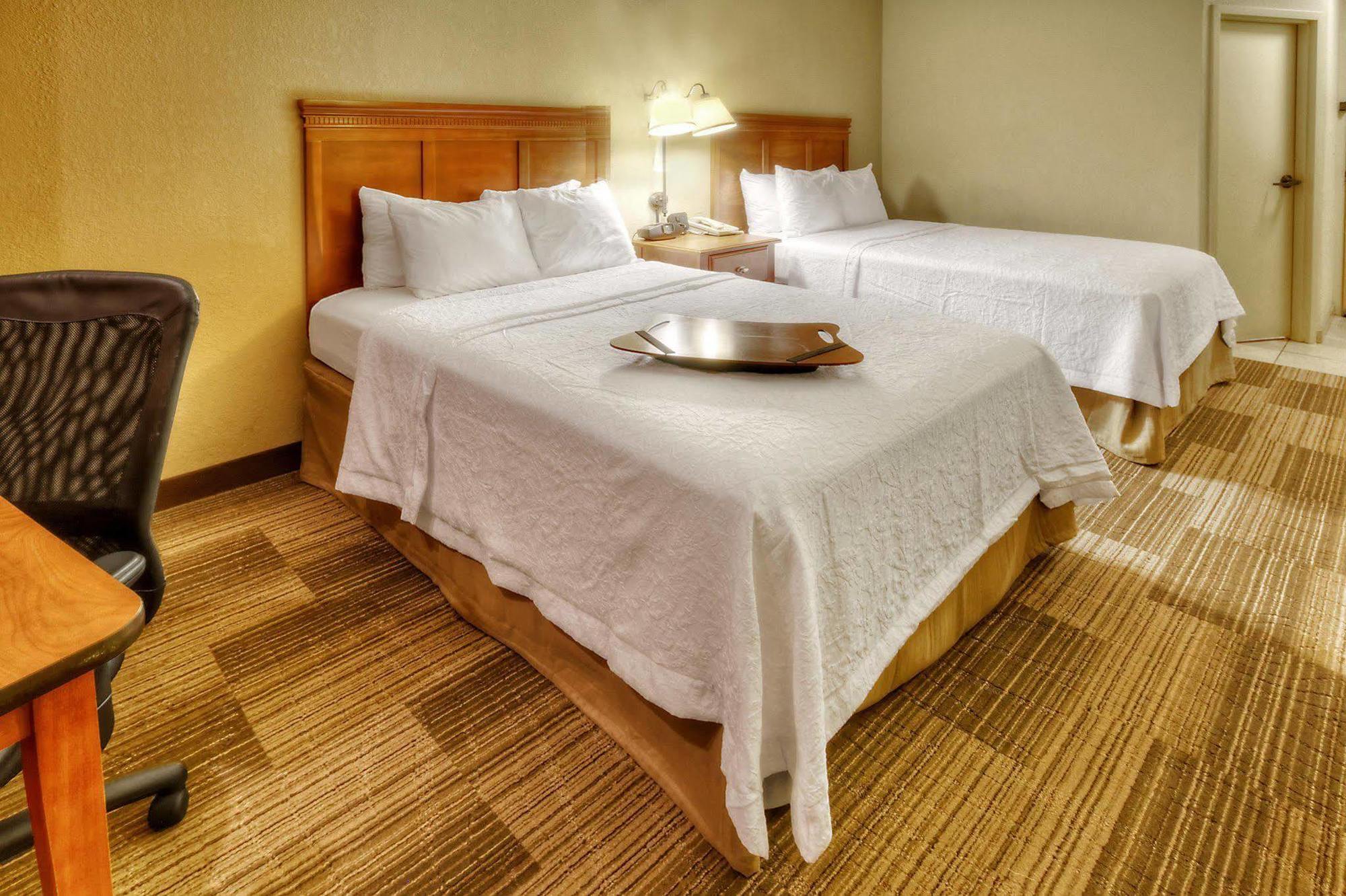 Hampton Inn Memphis Poplar Екстериор снимка